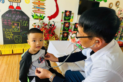 TRƯỜNG MẦM NON HẢI HƯNG PHỐI HỢP TRẠM Y TẾ XÃ HẢI HƯNG TỔ CHỨC TIÊM PHÒNG CHO TRẺ